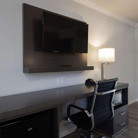 Rodeway Inn Milpitas Near Great Mall Oda fotoğraf